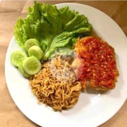 Paket Ayam Penyet   Indomie Goreng