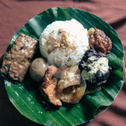 Nasi Gudeg Telur Tempe Bacem