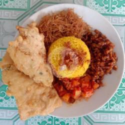 Nasi Kuning Gorengan