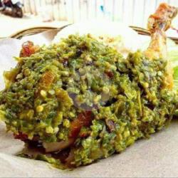 Bebek Penyet Tanpa Nasi Sambel Ijo