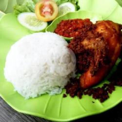 Nasi   Ayam Goreng Jantan Paha / Dada