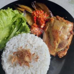 Nasi Penyet Ayam Goreng