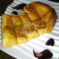 Roti Bakar Selai Blueberry