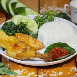 Sego Tempong Ayam Goreng