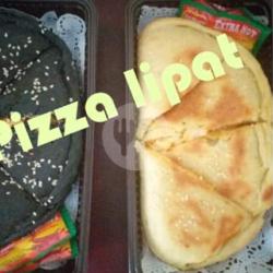 Pizza Lipat Mozzarella  Toping