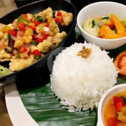 Nasi Ayam Saus Dabu Dabu