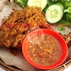 Nadi Uduk Ayam Serundeng