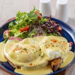 Nosh Classic Egg Benedict