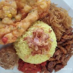 Nasi Kuning Perkedel Bakwan Jagung