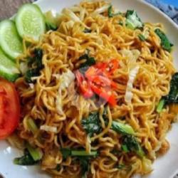 Special Mie Goreng Ayam /baso    Teh Manis