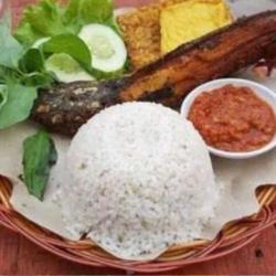 Nasi Lele Goreng Renyah Complet