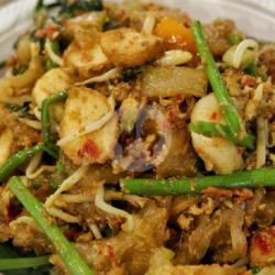 Kwetiaw Kangkung Belacan Komplit