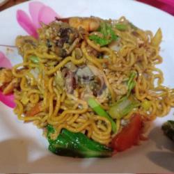 Mie Kuning Ayam Goreng / Rebus