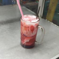 Es Kelapa Sirup Merah