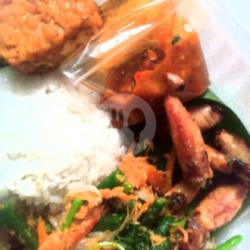 Nasi Urap Cumi Tumis Pedas