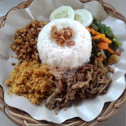 Nasi Uduk Telor Bali