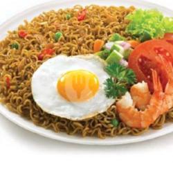 Indomie Goreng Tumis Telor Ceplok