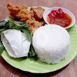 Nasi Ayam Crispy Sambal Matah   Sambal Bawang