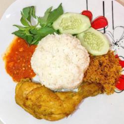 Nasi Uduk Ayam Penyet