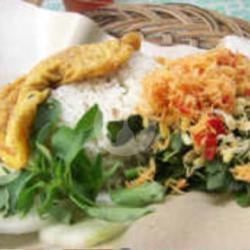 Nasi Urap Telor