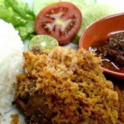 Nasi Ayam Goreng Srundeng