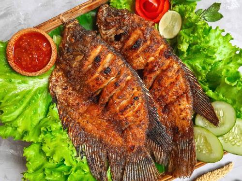 Ikan Dan Ayam Bakar Bumbu Makasar, Jl Raya Kaliabang Tengah No74