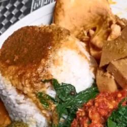 Nasi Padang Ayam Rendang