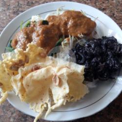 Nasi Pecel Cumi Hitam