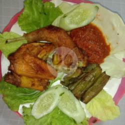 Gorengan Ayam Kampung Sambal Bajak Lalapan