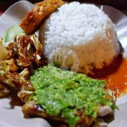 Lalapan Ayam Penyet Doubel Sambal Ijo