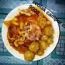 Seblak Campur Cilok