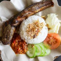 Nasi Uduk Lele Goreng