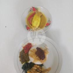 Nasi Bungkus Cumi Gulai