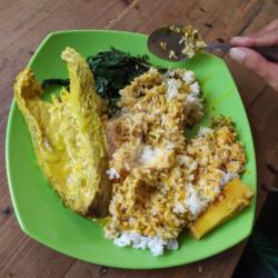 Nasi Padang  Kakap Sayur Kuning  Nangka Singkong Kuah Sambal. Catat Jika Tidak Pakai Sayur/sambal Catat Di Note