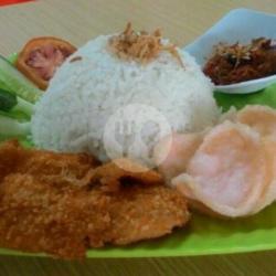 Nasi Ayam Filet Crispy