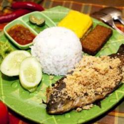 Pepes Ikan Mas Goreng Kremes