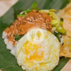 Pecel Telor Ayam (dadar/ceplok/rebus)