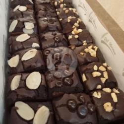 Brownies Panggang Sekat Size L Isi 30