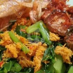 Nasi Urap Ikan Asin