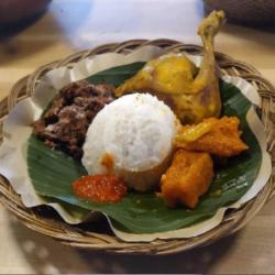 Nasi   Gudeg   Krecek   Ayam   Sambel