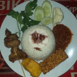Nasi Uduk Ati Ampela Tahu Tempe