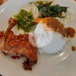 Nasi Ramas Ayam Goreng Bumbu Panas