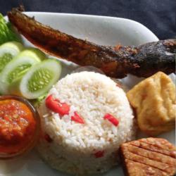 Nasi Liwet Lele Goreng Kremes