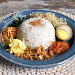 Nasi Uduk Telur Setengah