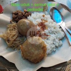 Nasi Uduk Telur Semur   Perkedel