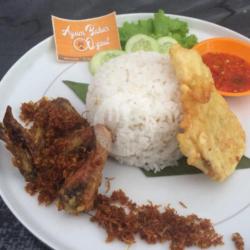 Sayap Goreng Serundeng  Nasi