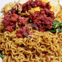 Mie Goreng Kornet Sapi