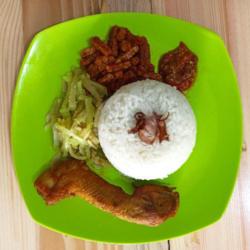 Nasi Rames Kepala Ayam