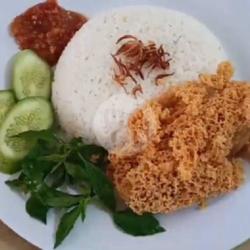 Nasi Ayam Goreng Kremes