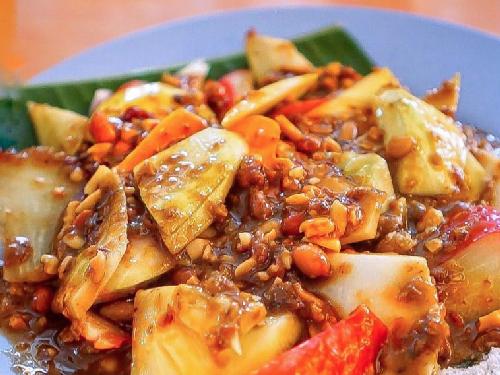 Warung Rujak Bu Ayu Dagang Rujak Lalah Manis, Abiansemal